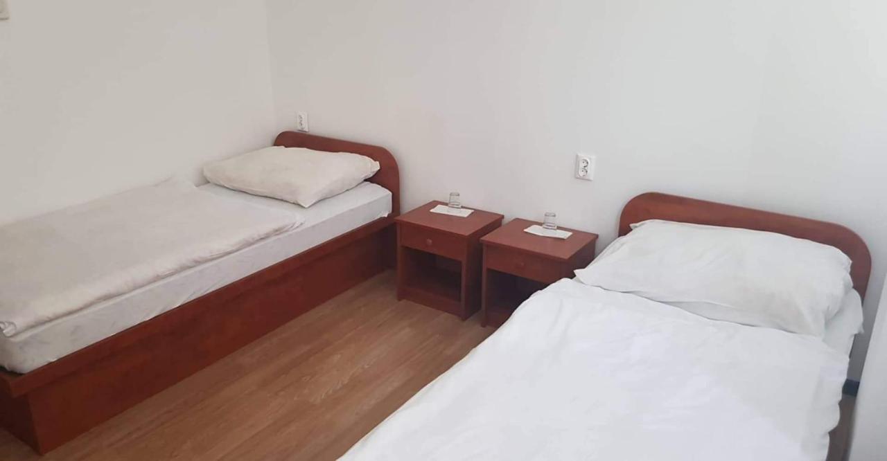Lánchíd Szálló Kecskemét Esterno foto